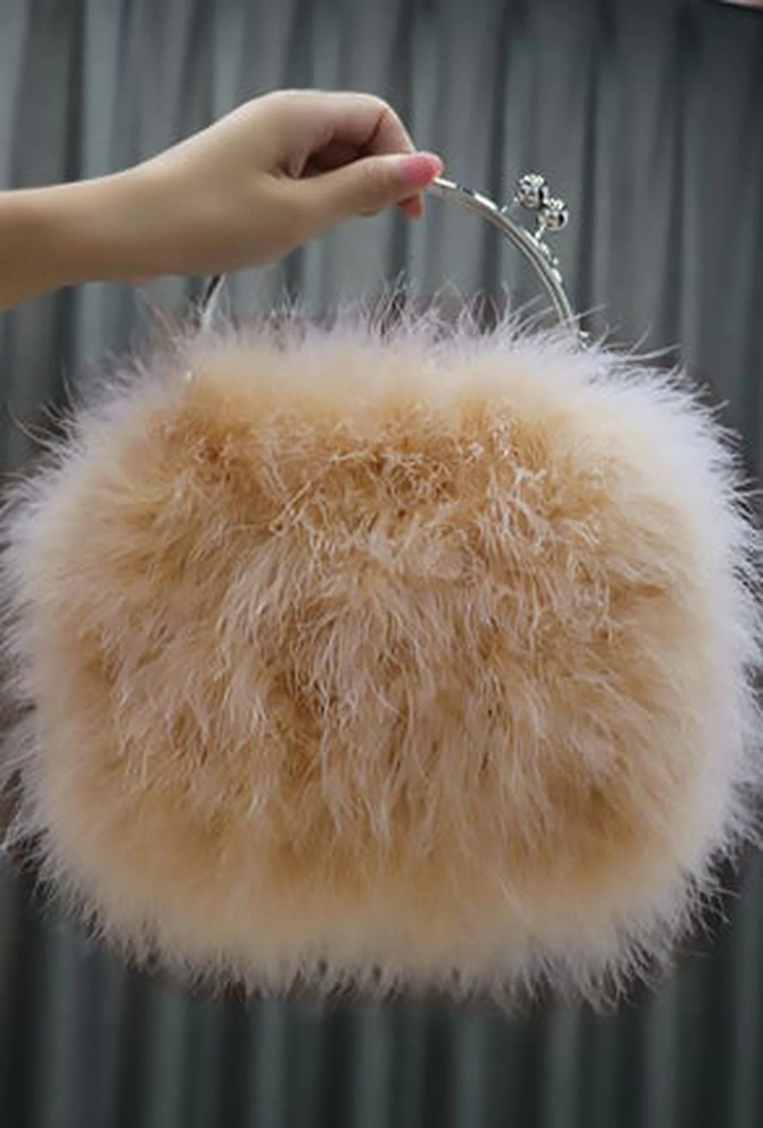 FIA - FUR CLUTCH BAG - Image 4