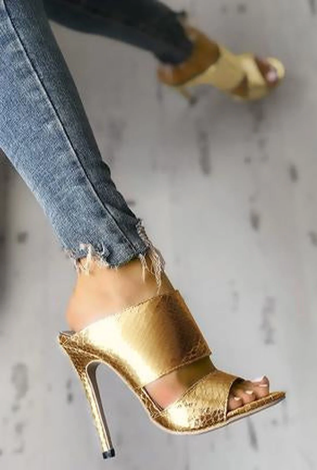 GRACE - GOLD MULE SANDALS - Image 4
