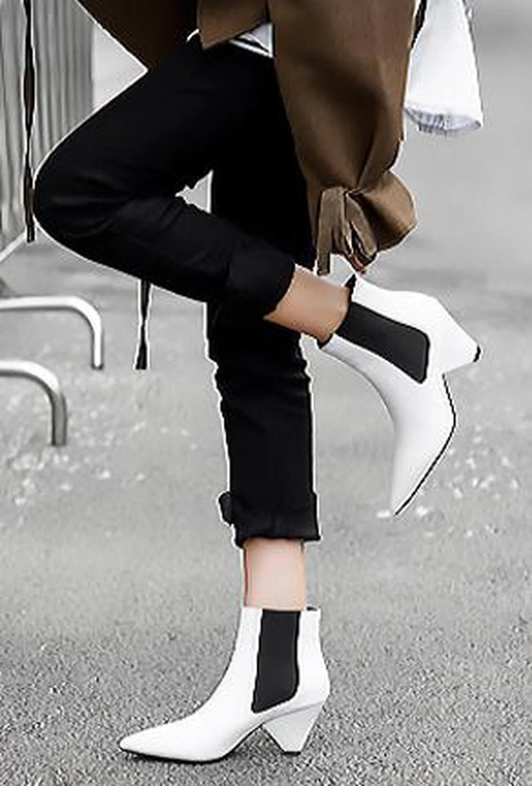 MORGAN - POINTY CHELSEA BOOTS - Image 5
