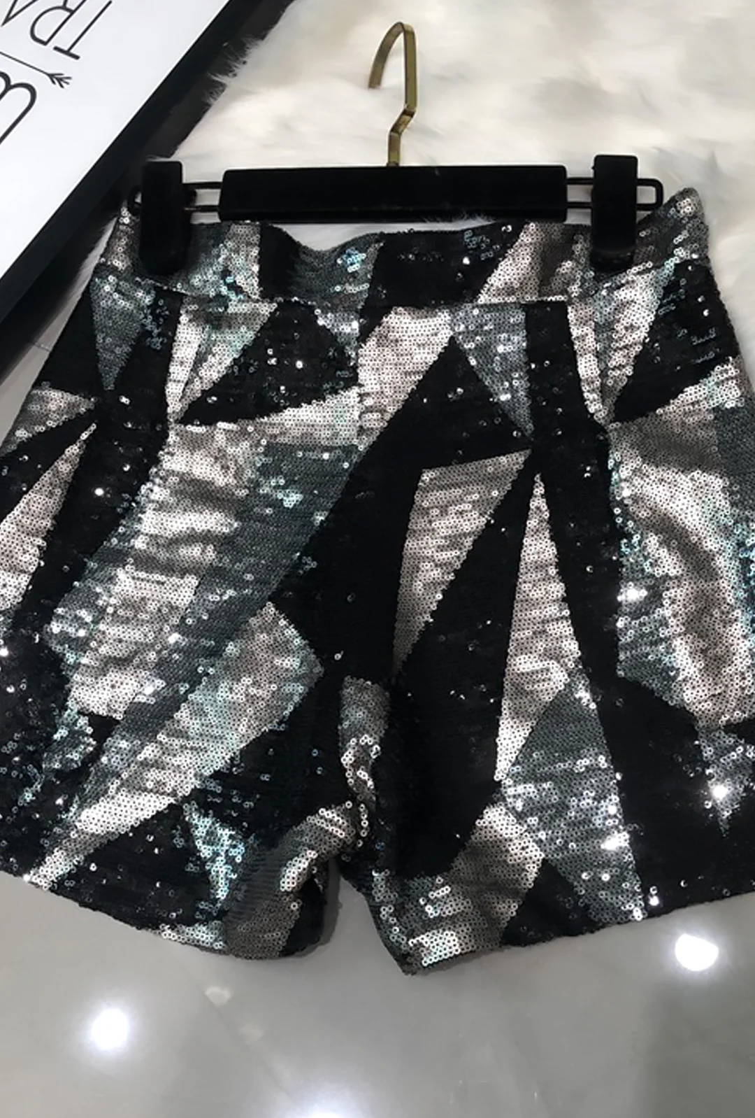 TANIA - CUBIC PATTERN SEQUIN EVENING SHORTS - Image 3