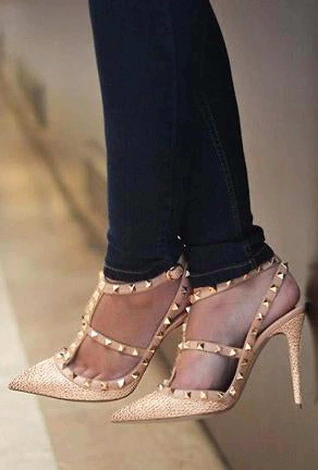 VEKI - STUDROCK TEXTURED PUMPS HEELS - Image 10